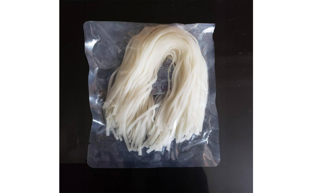 みどりふぁーむの富山のブランド米「富富富（ふふふ)」100％の米麵 12袋セット