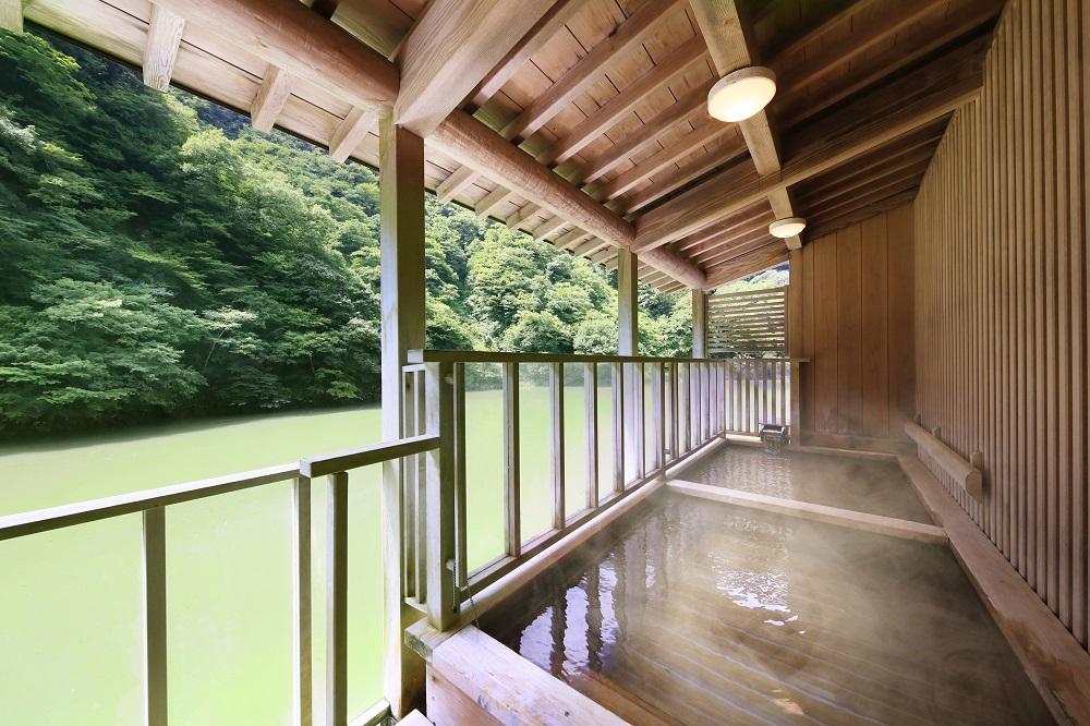 大牧温泉と庄川遊覧船で使える　施設利用券5,100円