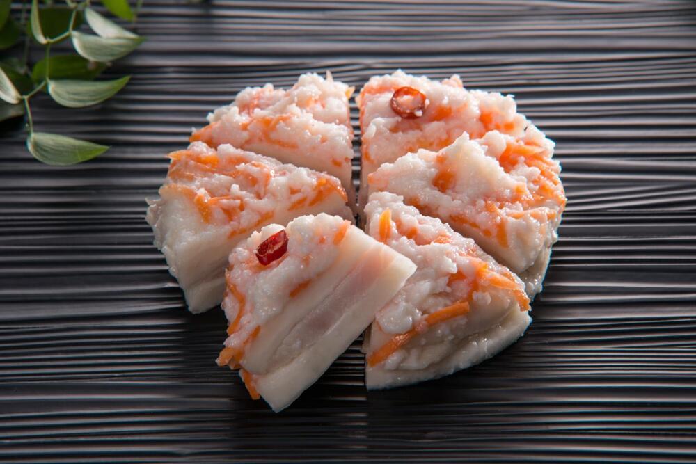 6つに切れているかぶら寿し『六つの花』（鰤トロ入）3枚入