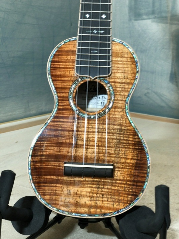 【ウクレレ】S.Tsuji　Ukulele　soprano《南砺の逸品》