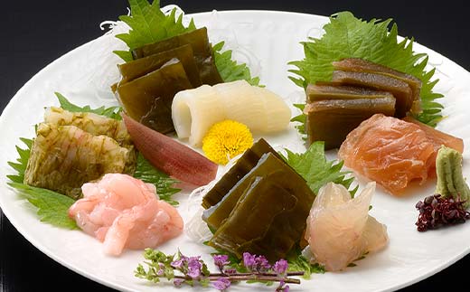 昆布締め 汐風セット4品 M-04C 丸玉 郷土料理 昆布 昆布〆 刺し身 白身 カジキ 車鯛 鯛 タイ そでいか イカ あまえび エビ 甘海老  富山県 立山町 F6T-321