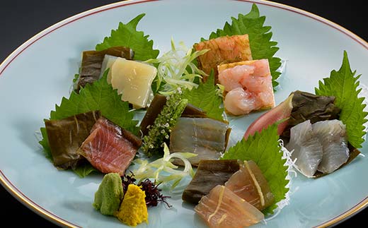 昆布締め 汐風セット6品 M-06C 丸玉 郷土料理 昆布 昆布〆 刺し身 白身 カジキ 車鯛 真鯛 鯛 タイ そでいか イカ あまえび エビ 甘海老 ヒラメ ひらめ 平目 富山県 立山町 F6T-323