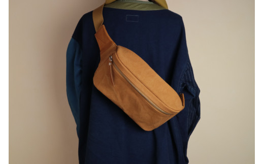 ボディバッグ キャメル [アトリエSASSA 富山県 朝日町 34310134]