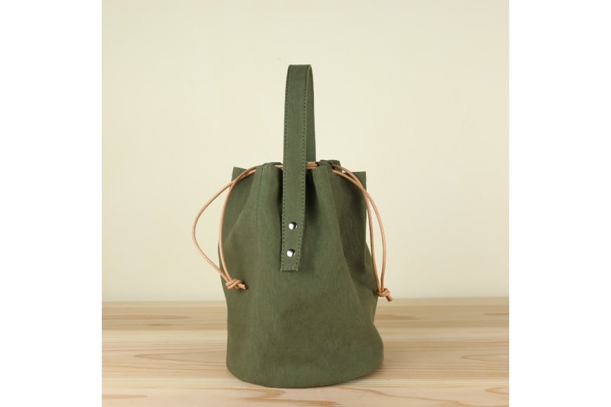 丸底の巾着バッグ　L　アーミーグリーン / アトリエSASSA / 富山県 朝日町 [34310188]