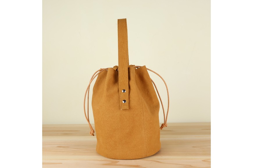 丸底の巾着バッグ　L　キャメル / アトリエSASSA / 富山県 朝日町 [34310193]