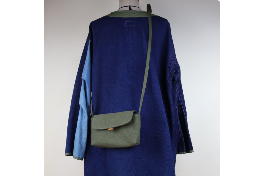 よこポシェット アーミーグリーン [アトリエSASSA 富山県 朝日町 34310397-ag] ポシェット 斜めがけ バッグ 長財布 スマホ 帆布 革 おしゃれ 手作り シンプル レザー