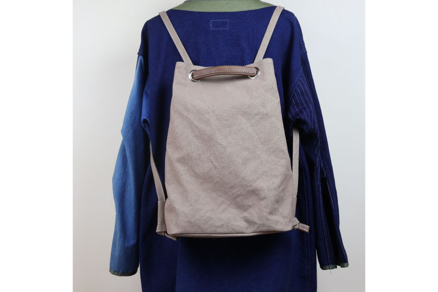 リュック グレーベージュ [アトリエSASSA 富山県 朝日町 34310398-gb] リュックサック 大容量 帆布 革 おしゃれ 手作り シンプル レザー