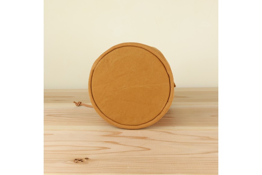 丸底の巾着バッグ　L　キャメル / アトリエSASSA / 富山県 朝日町 [34310193]