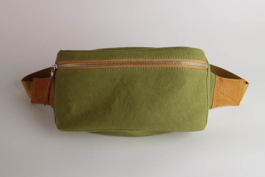 ボディバッグ ライトカーキ [アトリエSASSA 富山県 朝日町 34310273]