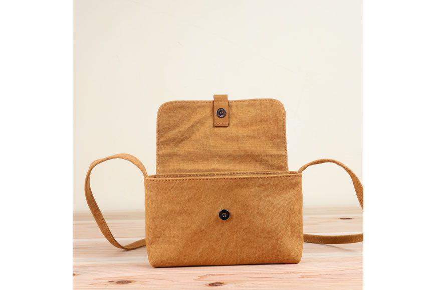 よこポシェット キャメル [アトリエSASSA 富山県 朝日町 34310397-cm] ポシェット 斜めがけ バッグ 長財布 スマホ 帆布 革 おしゃれ 手作り シンプル レザー
