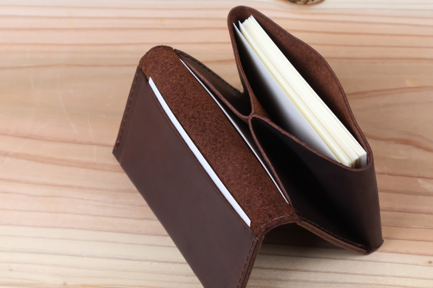 名刺入れ [アトリエSASSA 富山県 朝日町 34310573-bw] 名刺 めいし 名刺入 カードケース 革 牛革 国産 レザー手作り カードホルダー シンプル