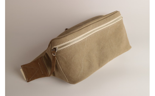 ボディバッグ グレーベージュ [アトリエSASSA 富山県 朝日町 34310131]