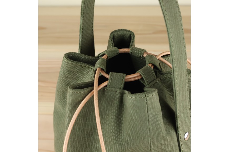 丸底の巾着バッグ　L　アーミーグリーン / アトリエSASSA / 富山県 朝日町 [34310188]