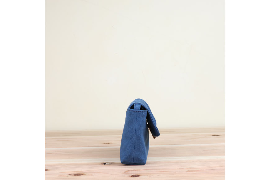 よこポシェット ブルー [アトリエSASSA 富山県 朝日町 34310397-bl] ポシェット 斜めがけ バッグ 長財布 スマホ 帆布 革 おしゃれ 手作り シンプル レザー