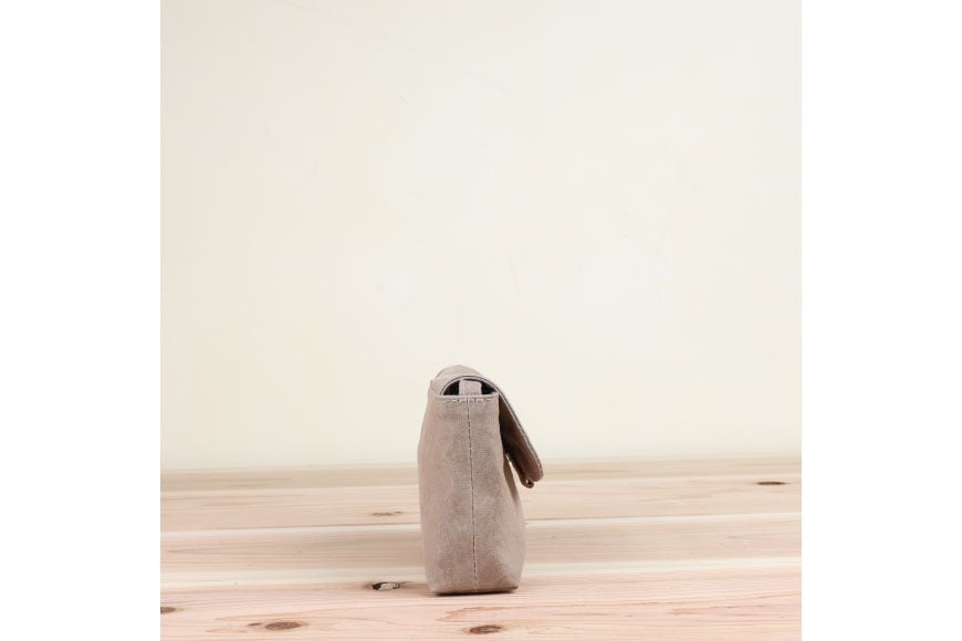 よこポシェット グレーベージュ [アトリエSASSA 富山県 朝日町 34310397-gb] ポシェット 斜めがけ バッグ 長財布 スマホ 帆布 革 おしゃれ 手作り シンプル レザー