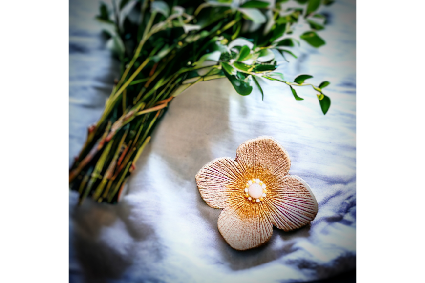 漆塗り 和風 ネックレス チェーン 漆四花弁金銀華 [越久米作 富山県 朝日町 34310574] ブローチ 2way アクセサリー 小物 アクセサリー