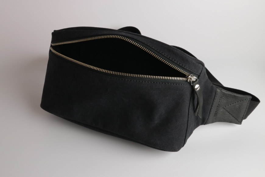 ボディバッグ ブラック [アトリエSASSA 富山県 朝日町 34310135]