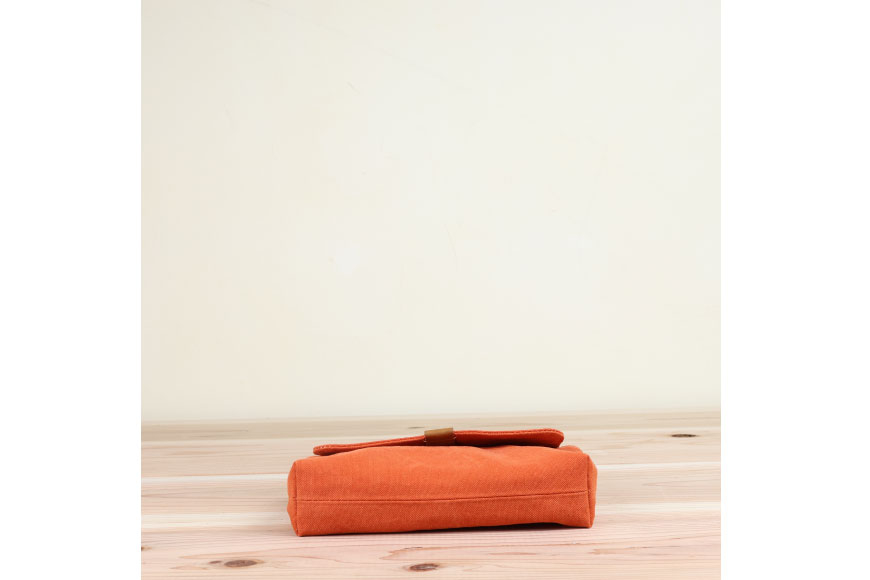 よこポシェット オレンジ  [アトリエSASSA 富山県 朝日町 34310397-or] ポシェット 斜めがけ バッグ 長財布 スマホ 帆布 革 おしゃれ 手作り シンプル レザー