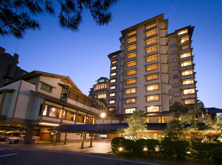 和倉温泉 1泊2食 2名様1室利用+観光タクシー5時間 ※お宿は加賀屋・多田屋からチョイス◇