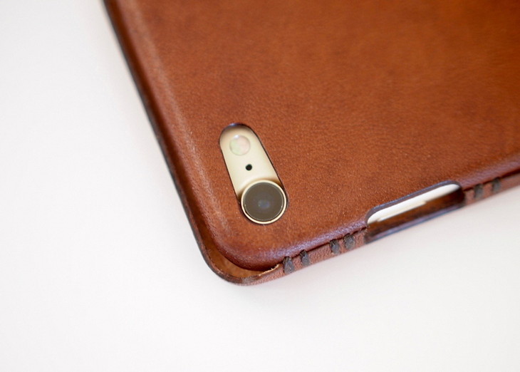 iPhoneケース　本革　ハンドメイド　SE（第二世代）