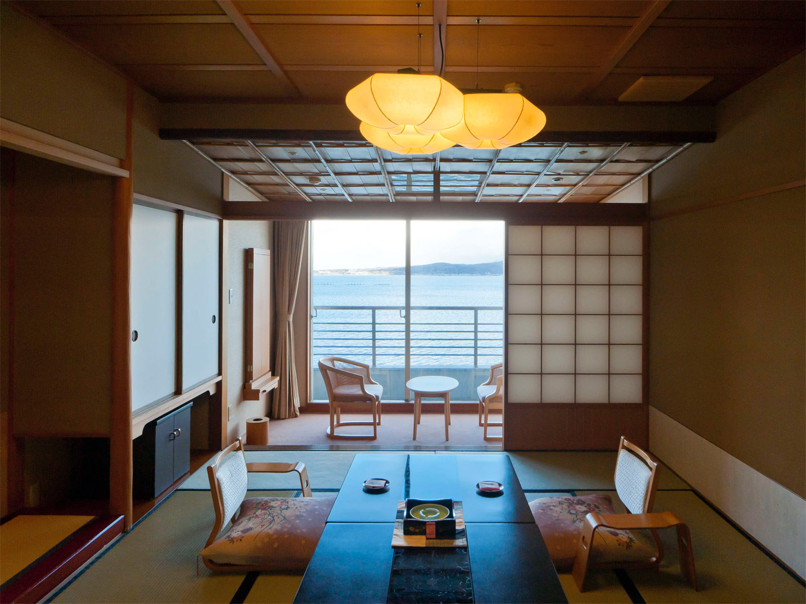 和倉温泉ゆけむりの宿「美湾荘」1泊2食付きペア宿泊券 ｜ 宿泊券 トラベル 旅行 観光 能登 和倉温泉 温泉宿 ギフト 記念旅行 癒し 石川県 七尾市 復興 復興支援