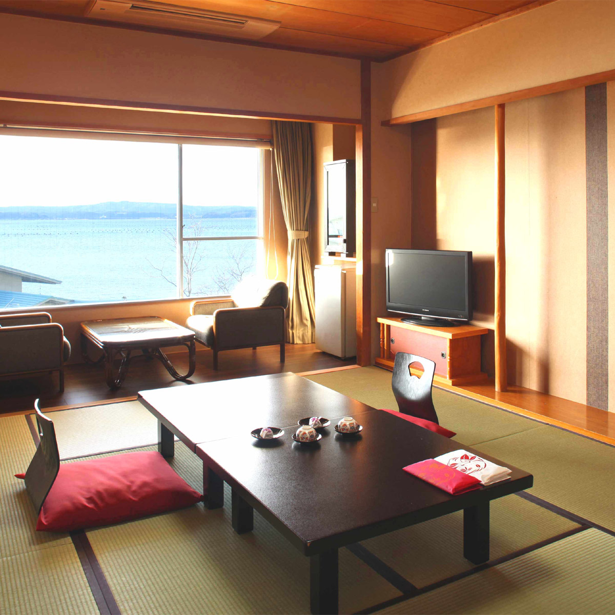 和倉温泉多田屋ペア宿泊券（基本客室宿泊1泊2食付き）