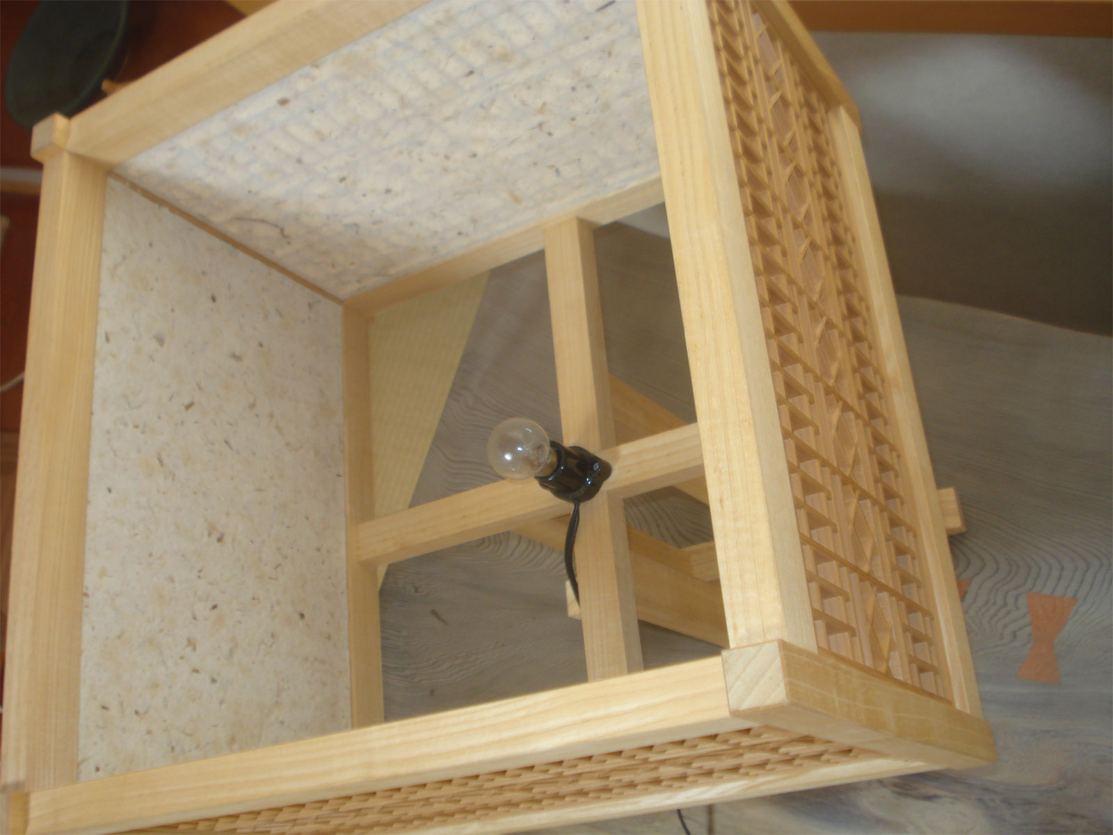 組子入りテーブルランプ　日用品 インテリア