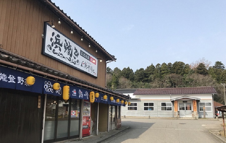 【発送時期が選べる】魚介類 牡蠣 / 能登風土 七尾産「能登かき」殻付き（発泡スチロール梱包(小)）◇  ｜ カキ かき オイスター 国産 BBQ バーベキュー キャンプ カキフライ 牡蠣鍋 海鮮 石川県 七尾市 能登 復興 復興支援 ※必ずよく加熱してお召し上がりください ※離島への配送不可 ※2025年11月下旬～2026年5月上旬頃に順次発送予定