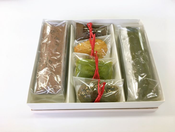 スイーツ　/梅屋常五郎　パウンドケーキと焼き菓子の詰め合わせ