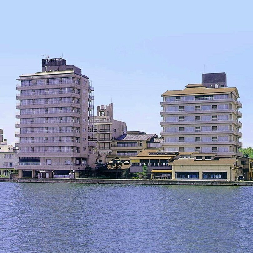 和倉温泉「ホテル海望」海側客室で過ごす１泊２食付きペア宿泊券＆能登を満喫する5大特典付き！