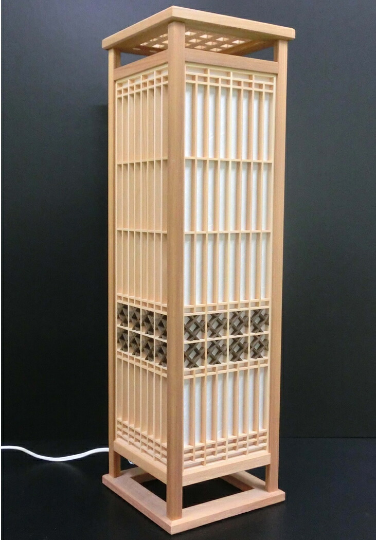 神代井型組子入り行灯（じんだいいがたくみこいりあんどん）