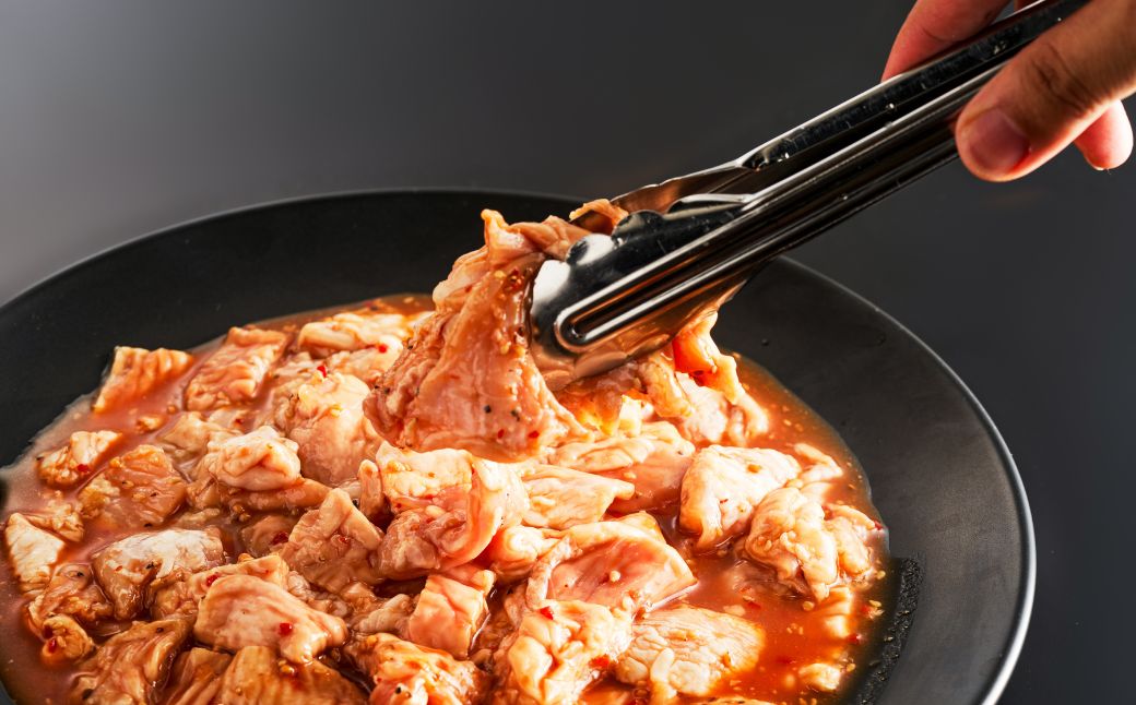 【中出精肉店】国産豚の特上シロ720ｇ（4人前×2袋） ホルモン 冷凍便 石川県 小松市 北陸