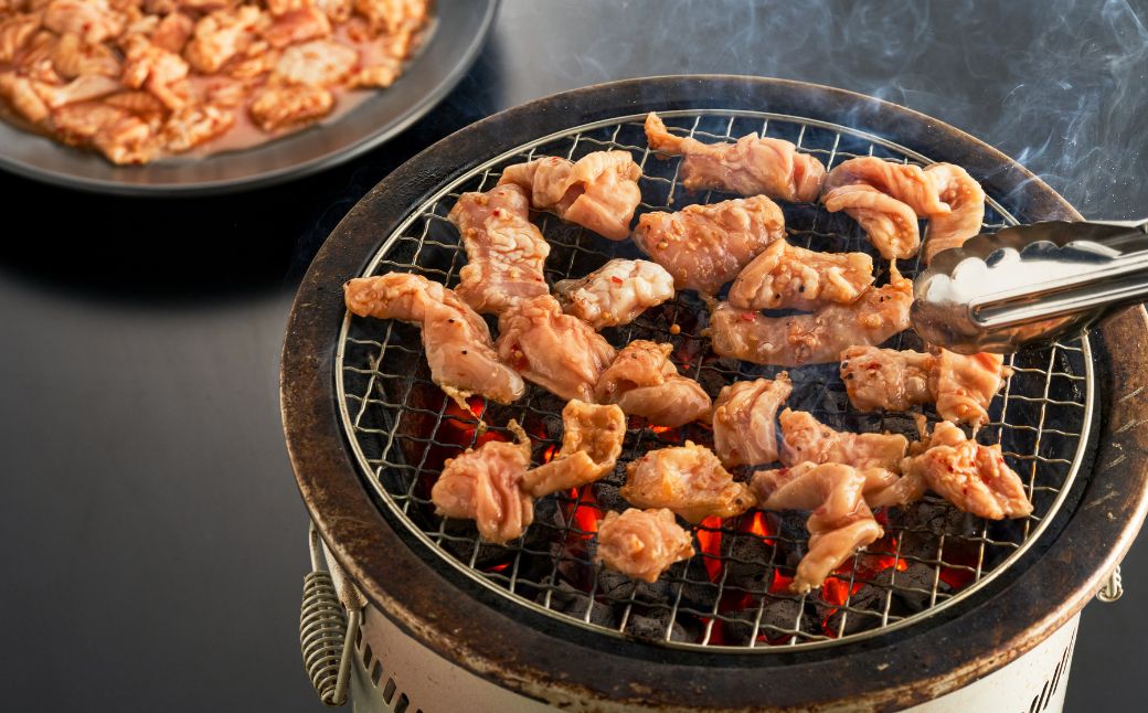 【中出精肉店】国産豚の特上シロ720ｇ（4人前×2袋） ホルモン 冷凍便 石川県 小松市 北陸