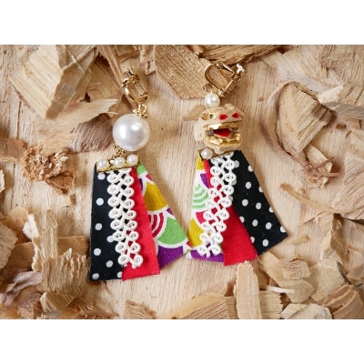 加賀獅子耳飾り　椿(イヤリング)