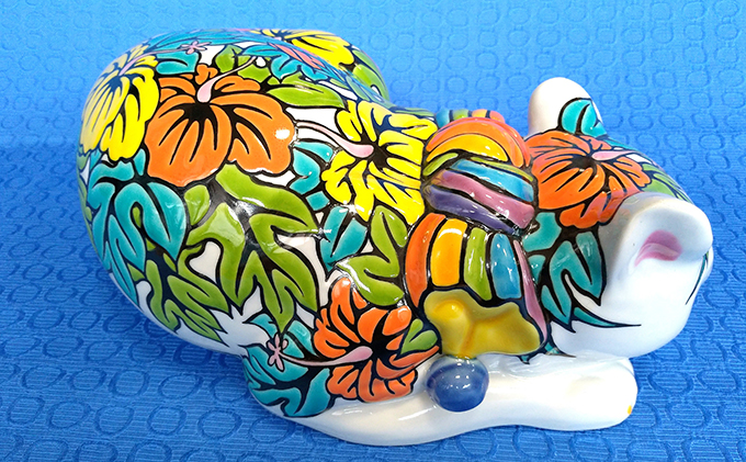 九谷焼「眠り猫　ハイビスカス」糠川孝之作