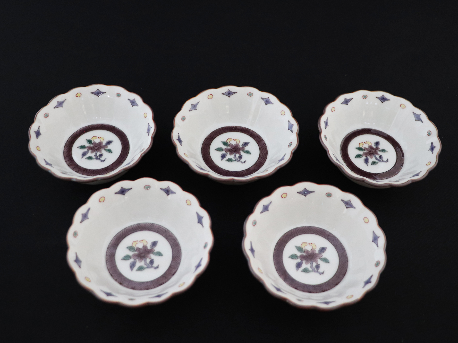 九谷焼　 2.5号小鉢揃　小花文　a01