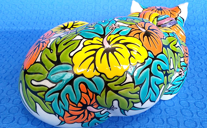 九谷焼「眠り猫　ハイビスカス」糠川孝之作