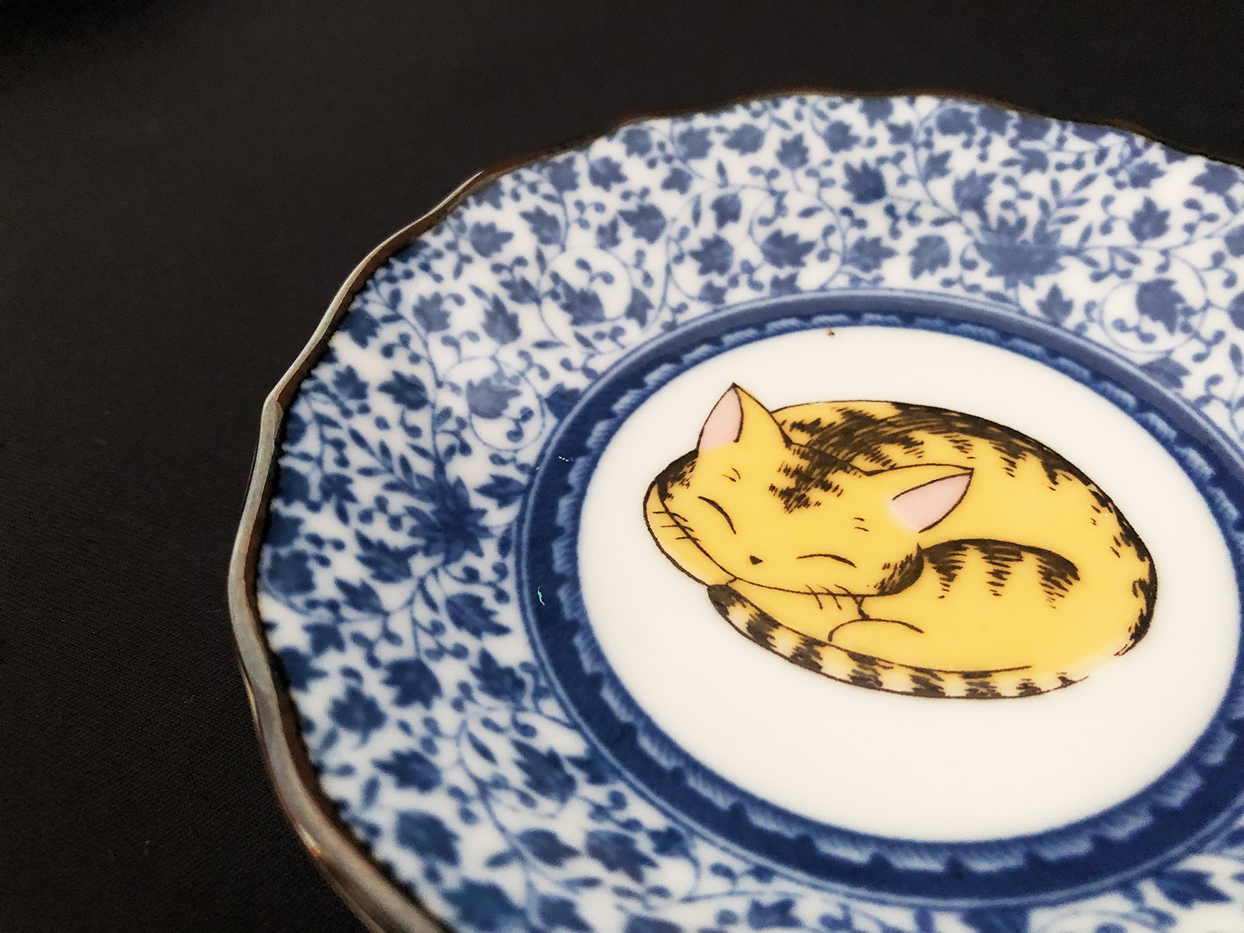 九谷焼　4号皿揃　眠り猫（5枚セット） a01