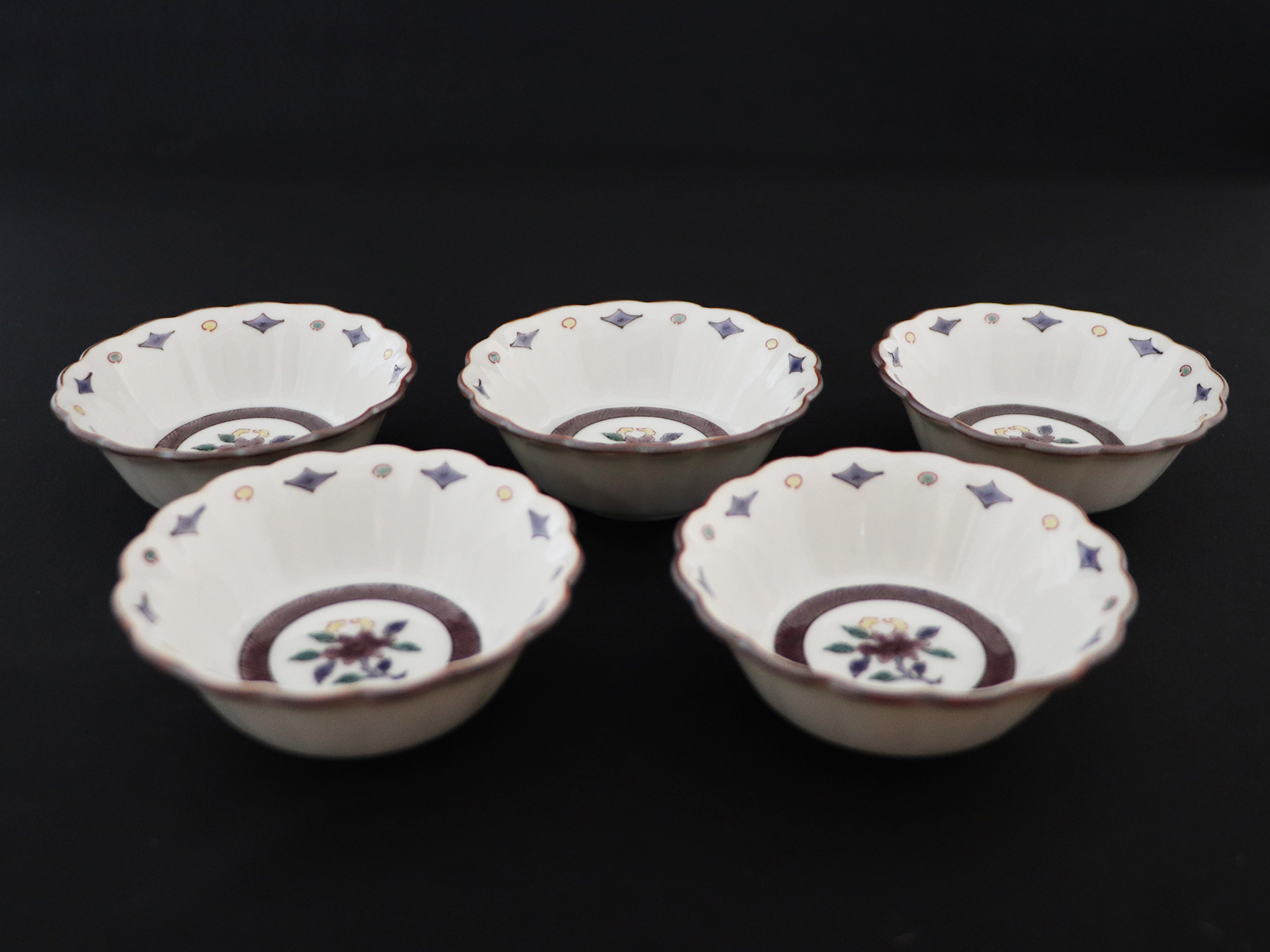 九谷焼　 2.5号小鉢揃　小花文　a01