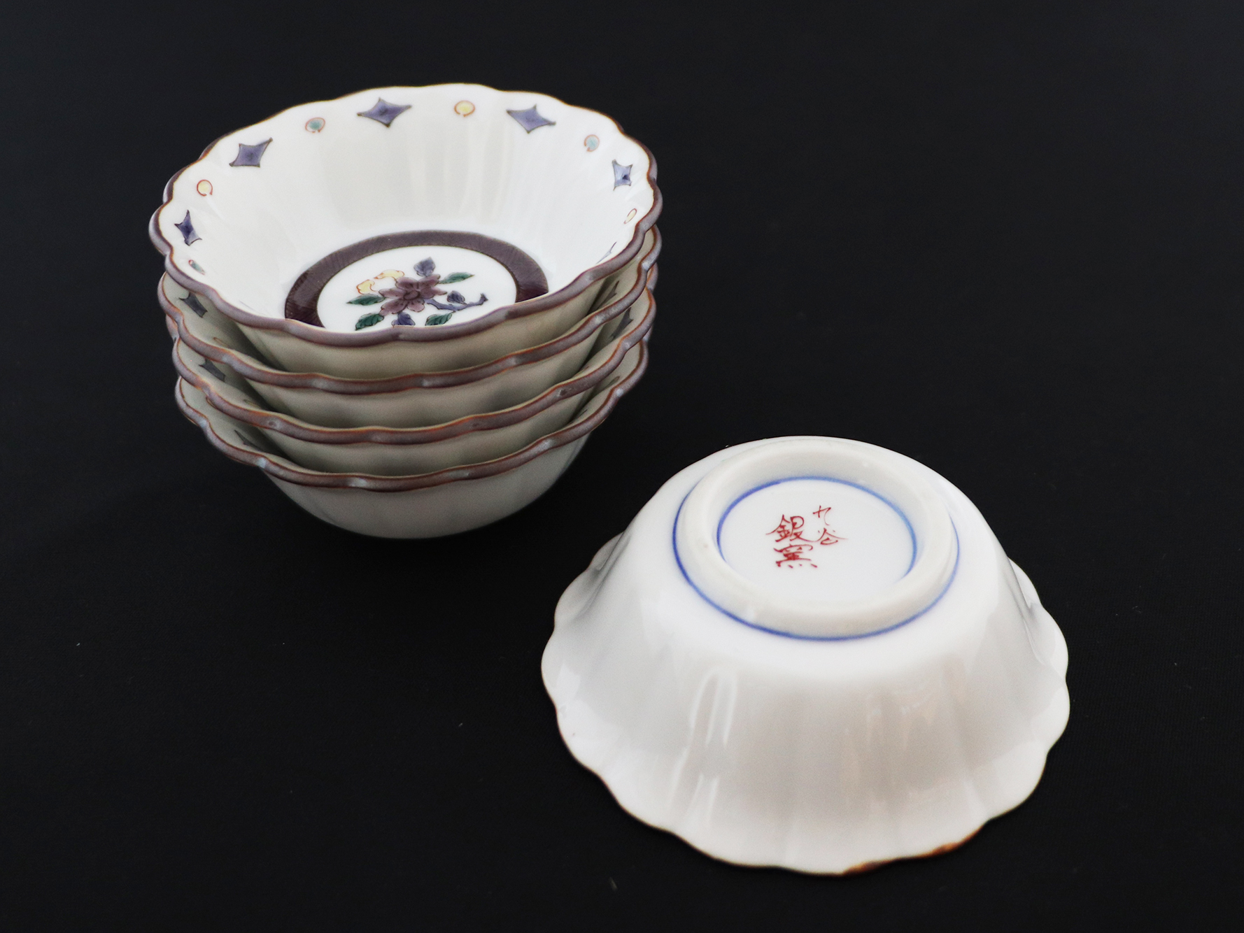 九谷焼　 2.5号小鉢揃　小花文　a01