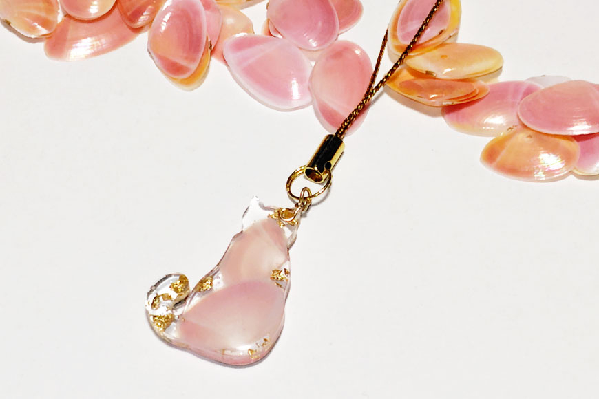 さくら貝 チャーム 猫 1個 [さくら貝小貝くらふと華 石川県 志賀町 AH4123] ストラップ キーホルダー 桜貝 サクラガイ