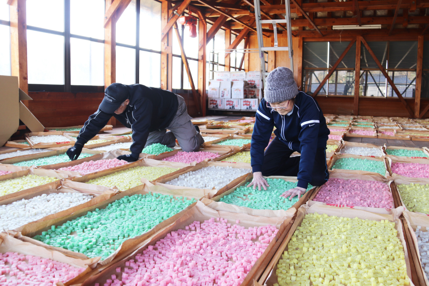 能登志賀あられ 7袋入1箱 [能登志賀かきもち 石川県 志賀町 AV4111] お菓子 菓子 和菓子 あられ 志賀あられ 手づくり