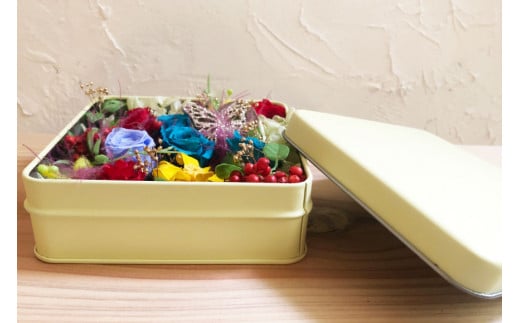 プリザーブドフラワー 花 フラワー缶スクエア 12cm×12cm×4cm [littleprincess 石川県 宝達志水町 38600808] 手土産 インテリア 観賞用 小物 お花 花束 長持ち