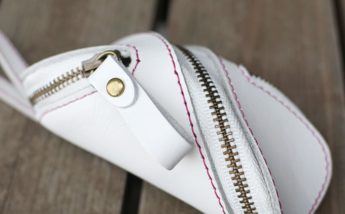 本革ジュエリーケース・螺旋　白