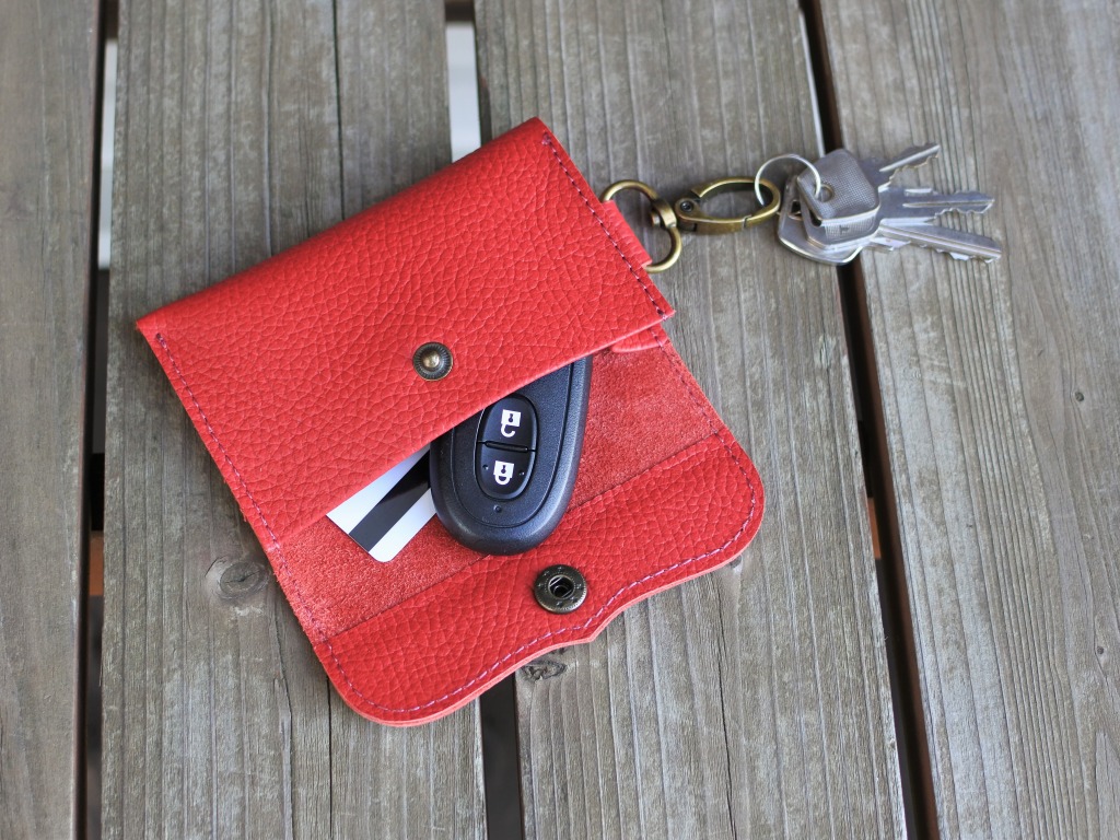 本革スマートマルチケース　白