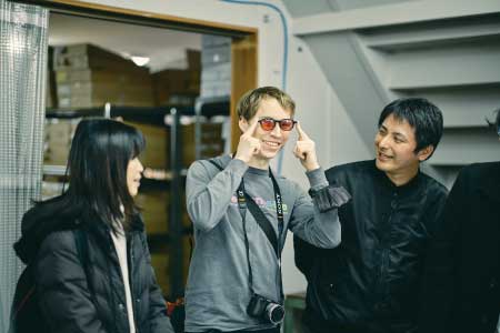 約300種類のレンズから選ぶ マイサングラス作り体験