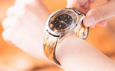 『IGATTA COLLETTI☆ バングルウォッチ・メンズ』 ホワイトモザイク ホワイトモザイク