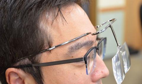 眉骨で支える拡大鏡「さばえルーペ」　ピンクゴールド [E-07201c]