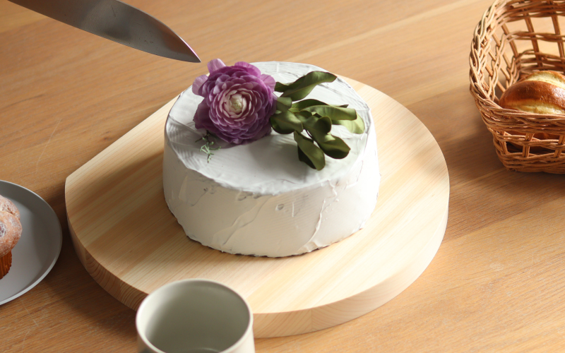 福井県産のヒノキを使った丸いまな板『teine』D型 D型