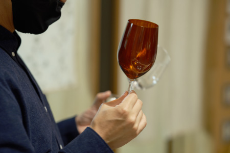 漆塗りのグラスで楽しむ、福井の地酒飲み比べ体験